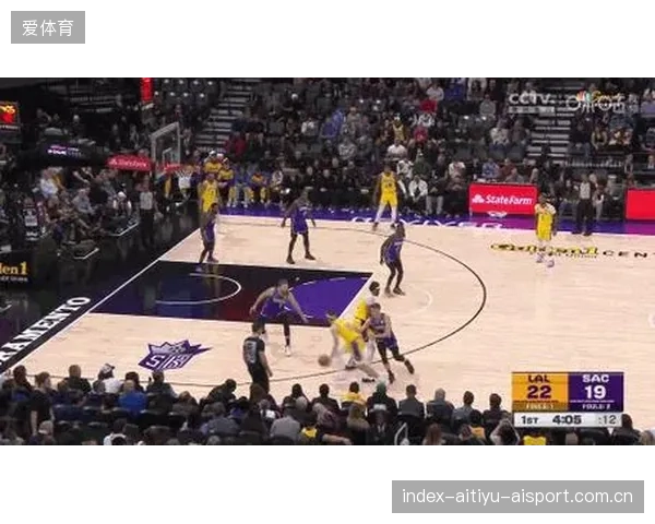 NBA湖人连续挡拆打开线路,进攻选择变得更自由